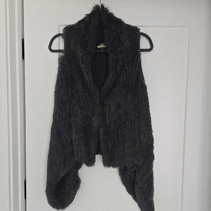 Luxe Gray Knit Labeled Vest with Gold Logo